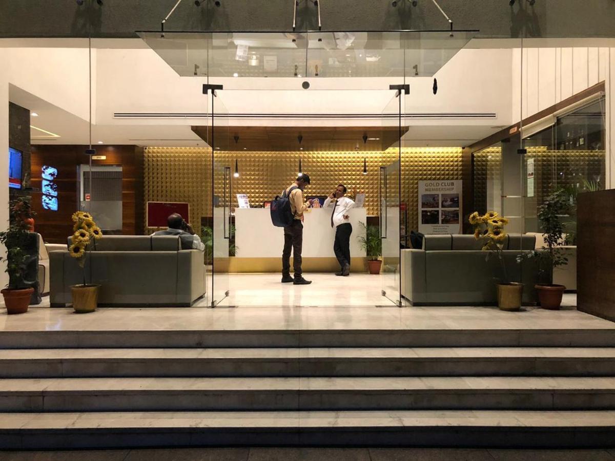 Tarawade Clarks Inn Pune Exteriör bild