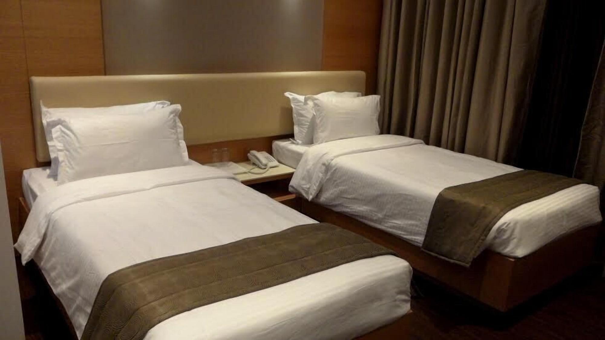Tarawade Clarks Inn Pune Exteriör bild