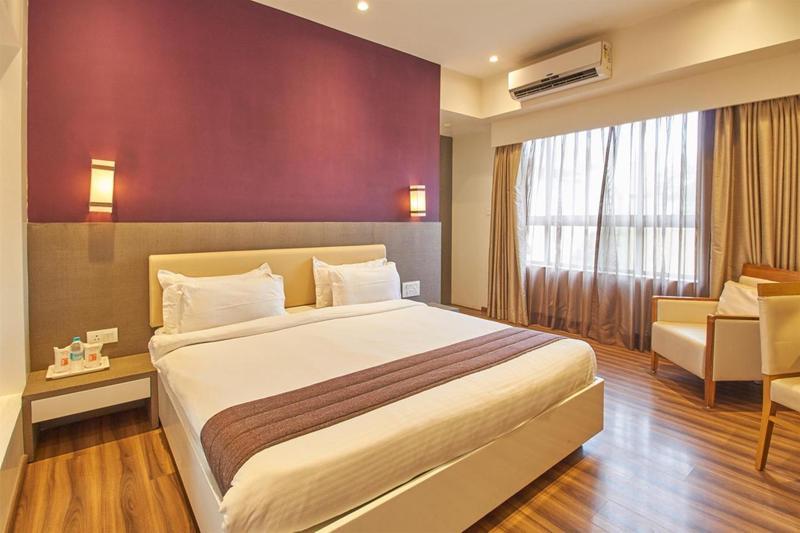 Tarawade Clarks Inn Pune Exteriör bild