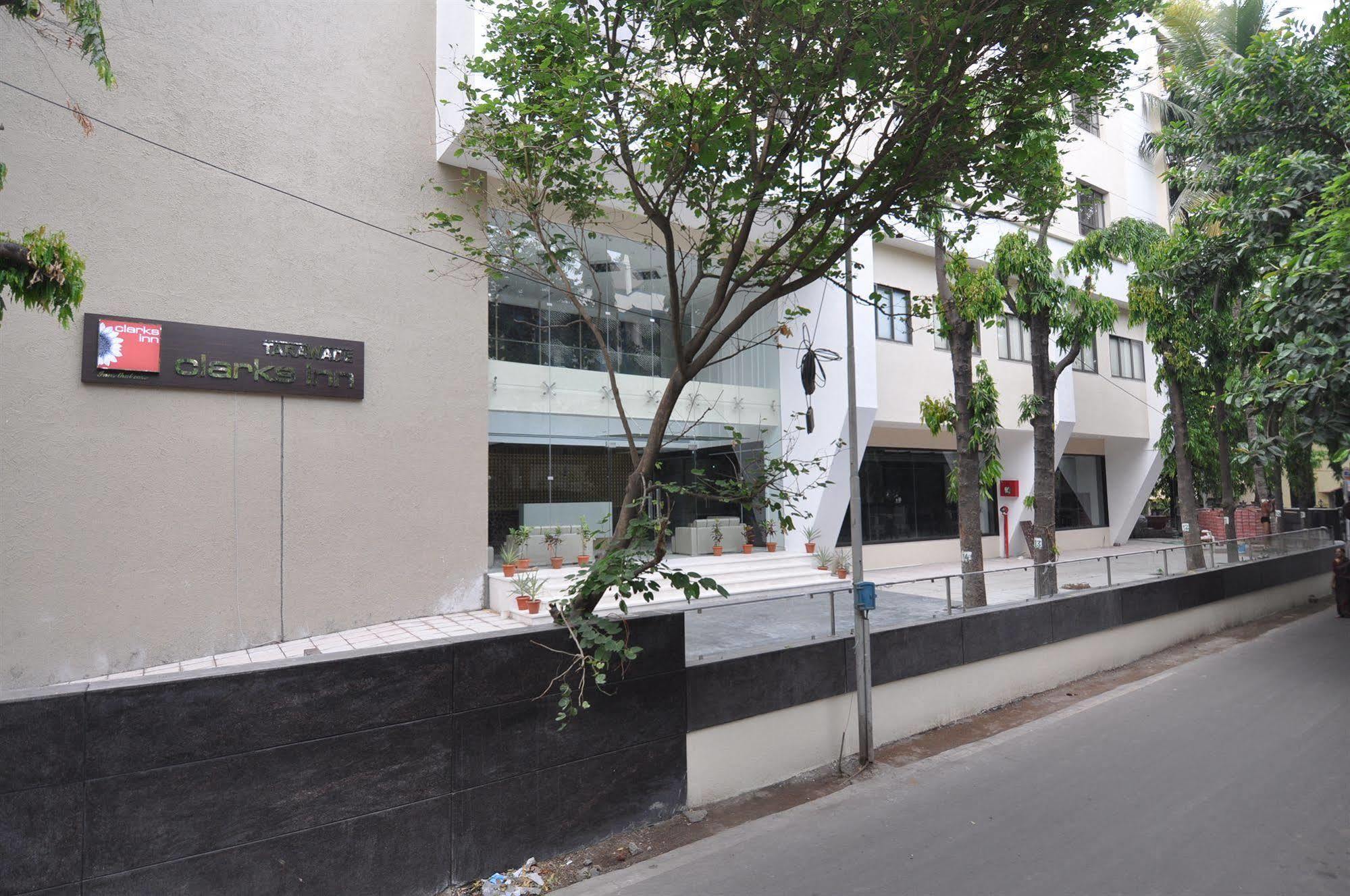 Tarawade Clarks Inn Pune Exteriör bild
