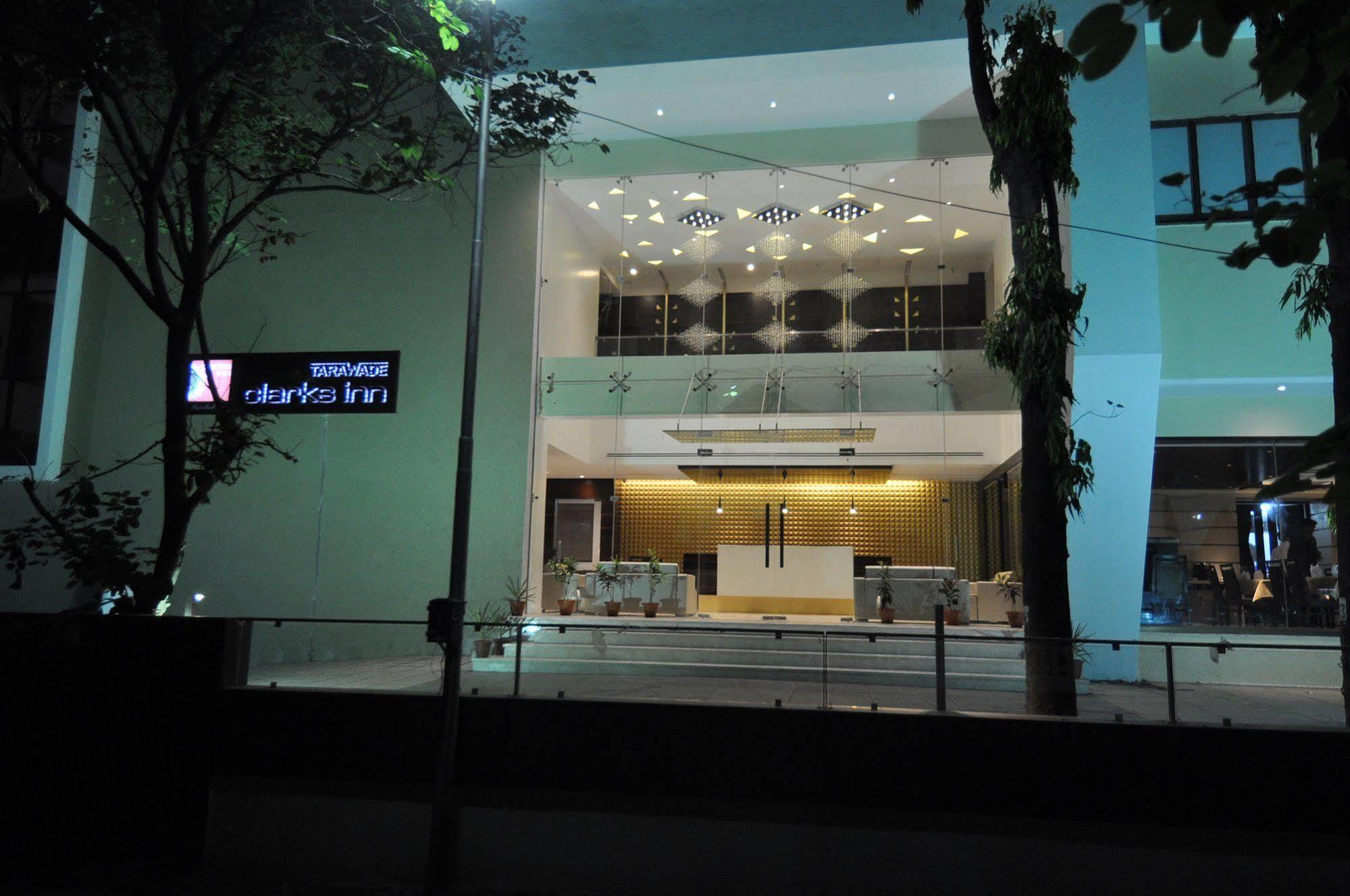 Tarawade Clarks Inn Pune Exteriör bild