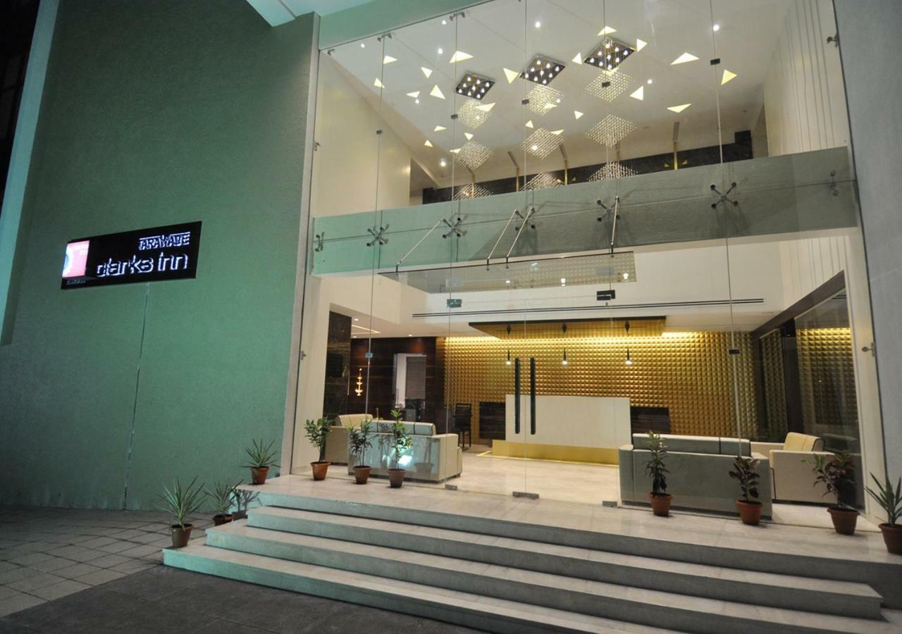 Tarawade Clarks Inn Pune Exteriör bild